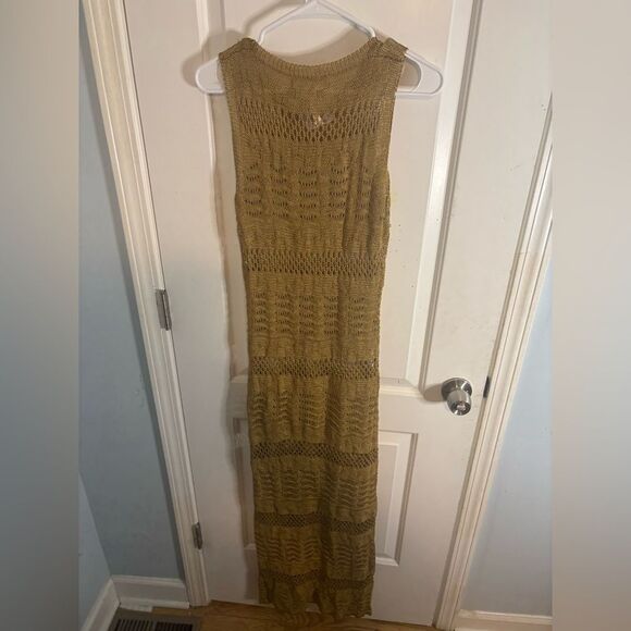 More to come Sevyn Midi Dress in Gold Gold maxi NWT SIZE SMALL - Picture 6 of 6